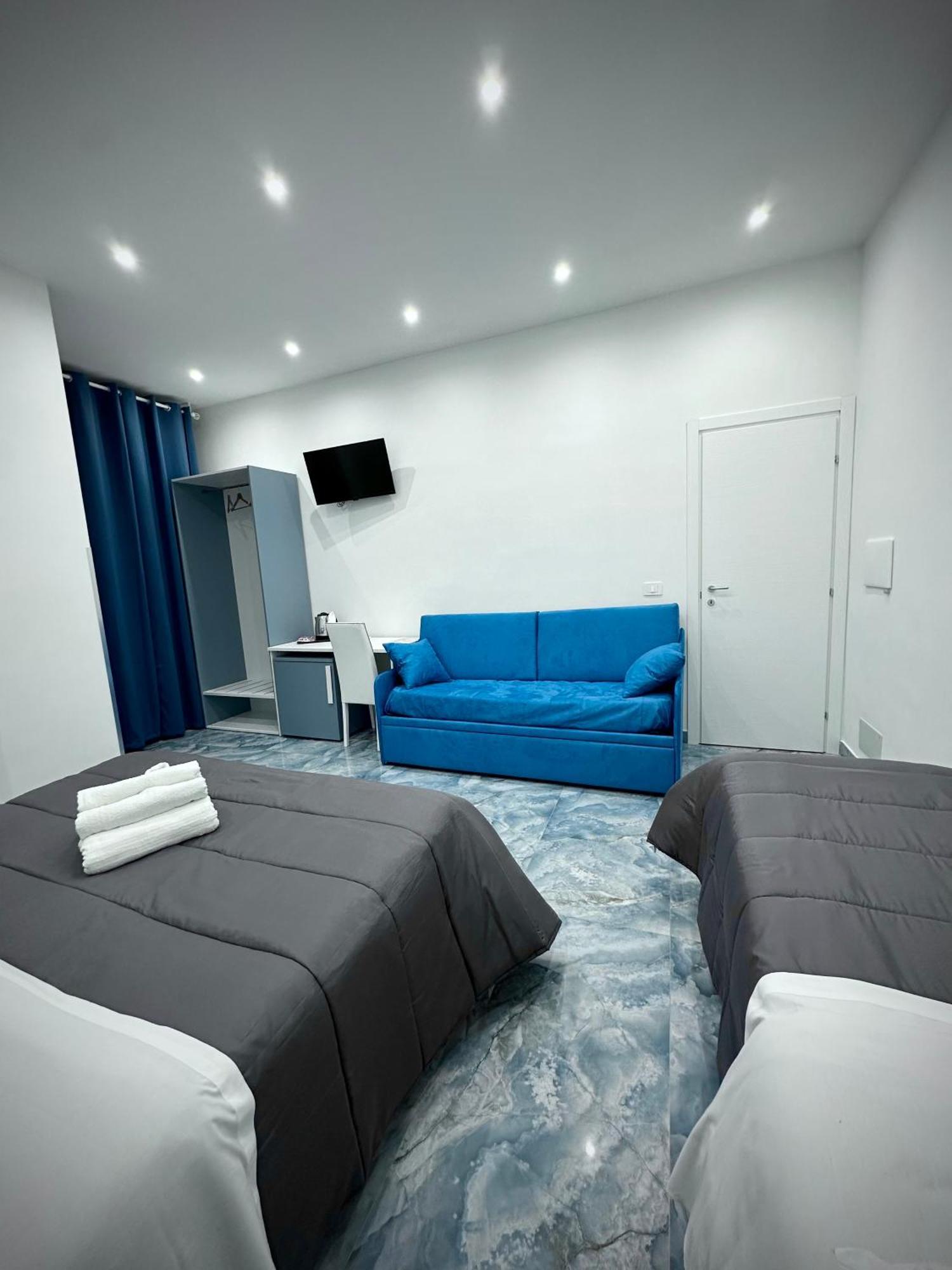 Marvit Central Luxury Наполи Екстериор снимка