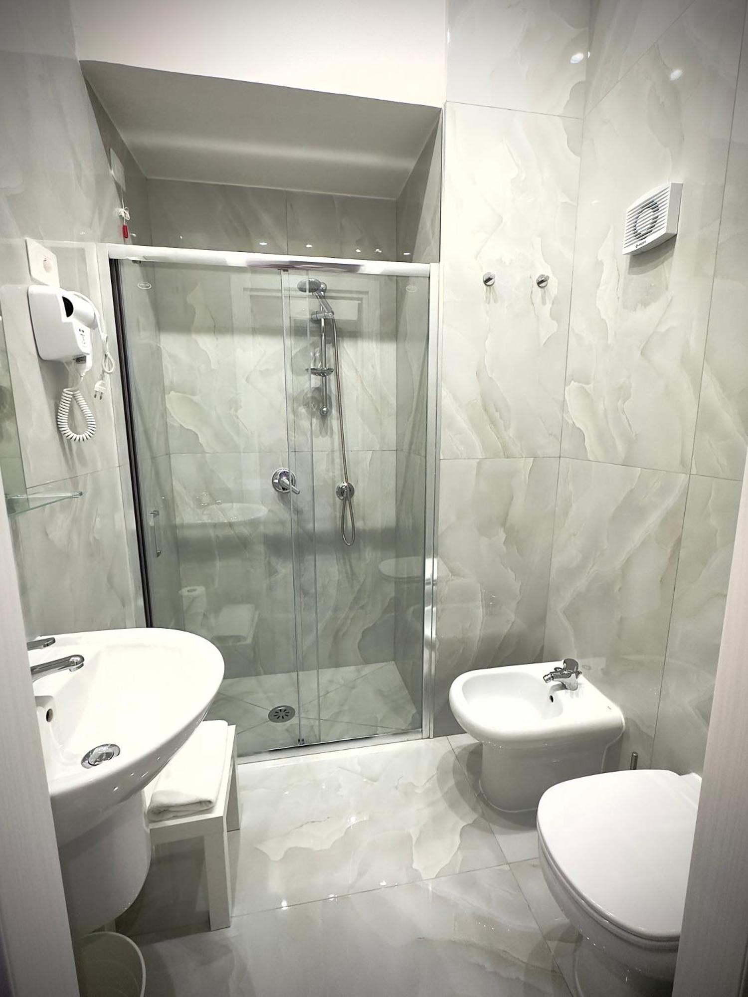 Marvit Central Luxury Наполи Екстериор снимка
