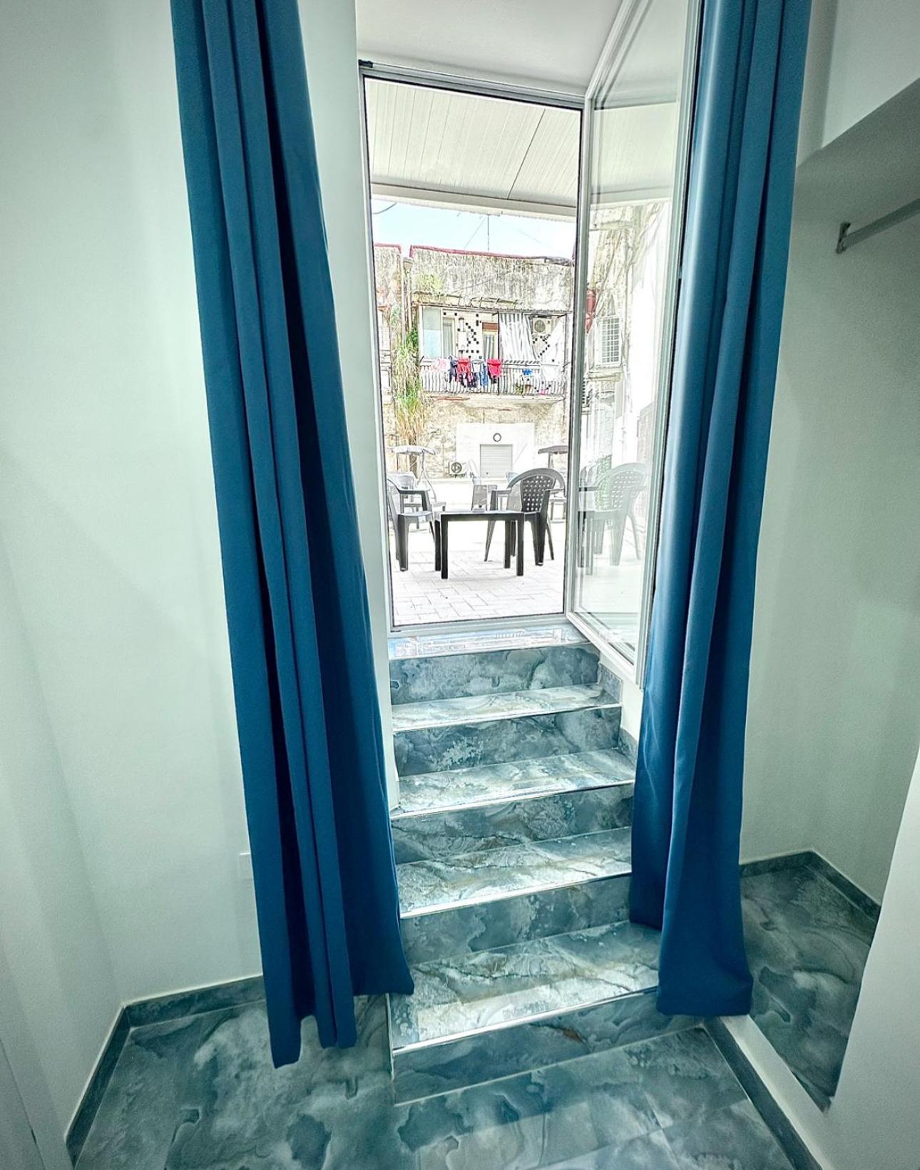 Marvit Central Luxury Наполи Екстериор снимка