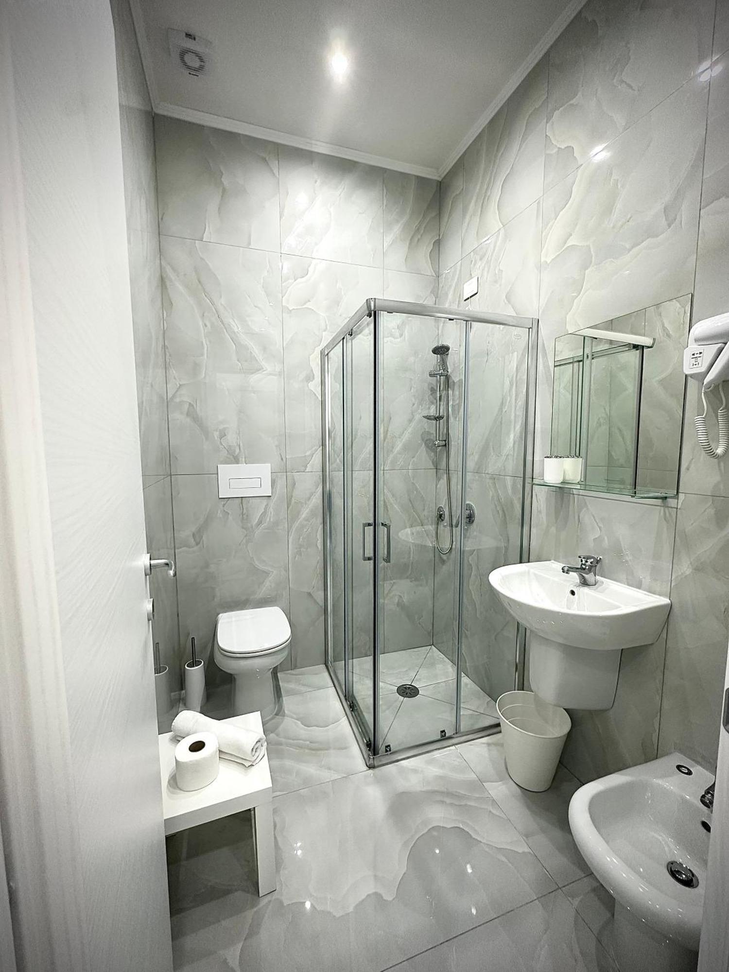 Marvit Central Luxury Наполи Екстериор снимка