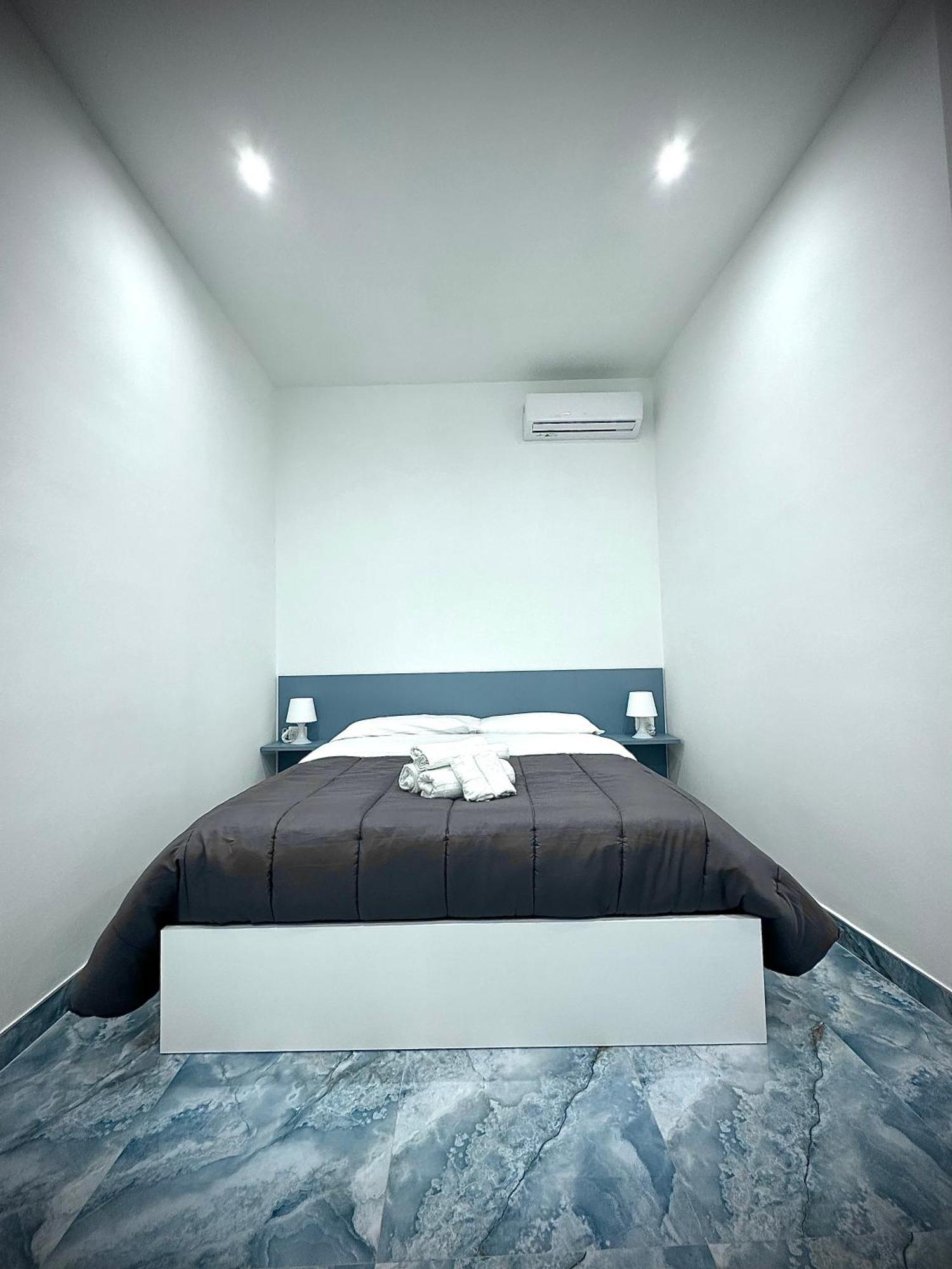 Marvit Central Luxury Наполи Екстериор снимка