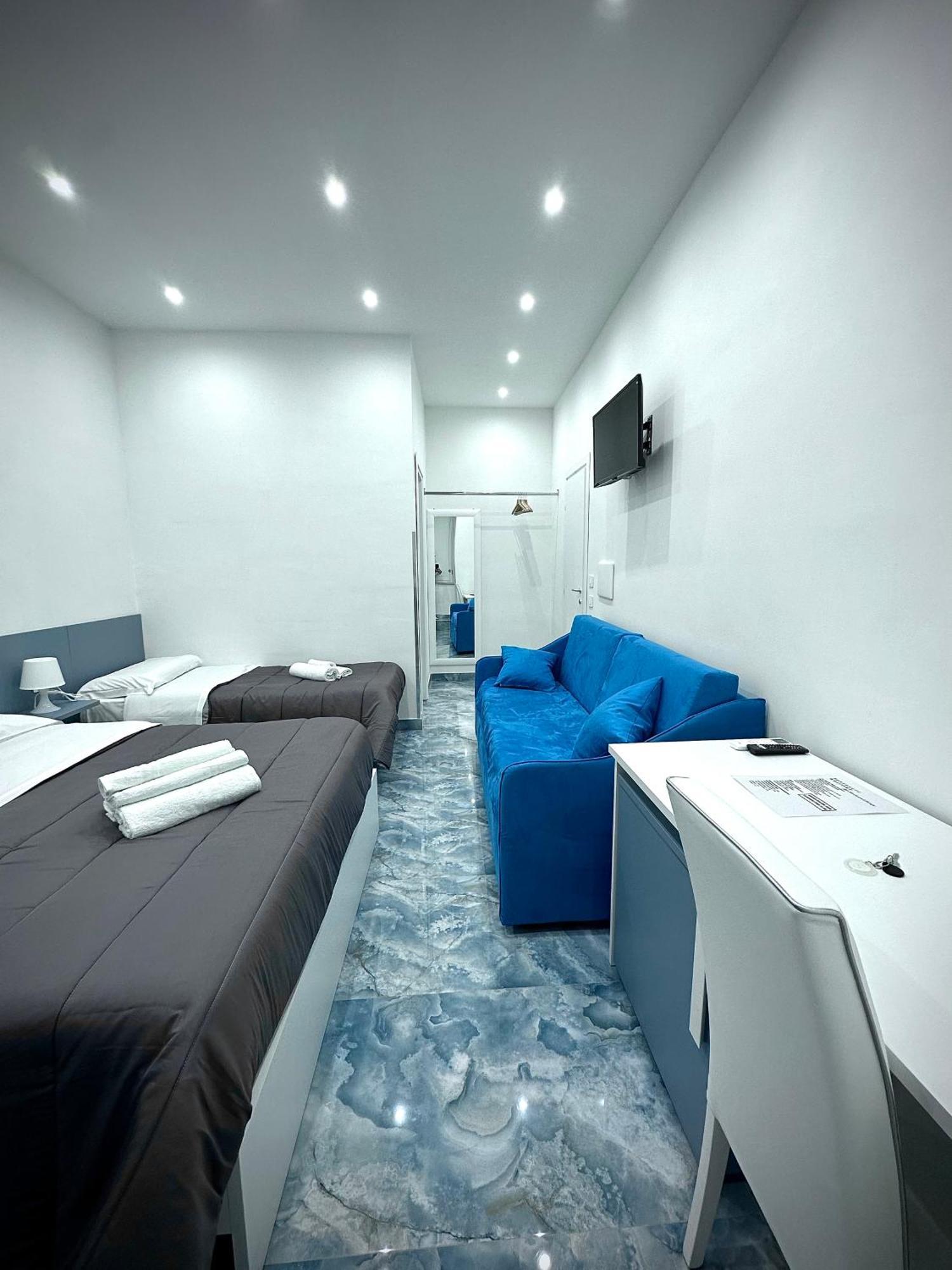 Marvit Central Luxury Наполи Екстериор снимка